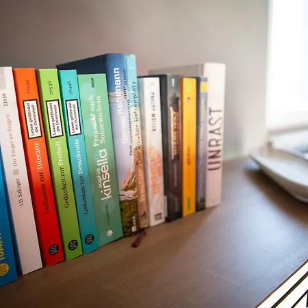 Daire East Box 40a - In Modern Art *