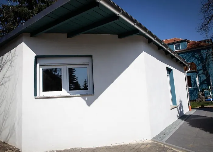 Apartment East Box 40a - In Modern Art