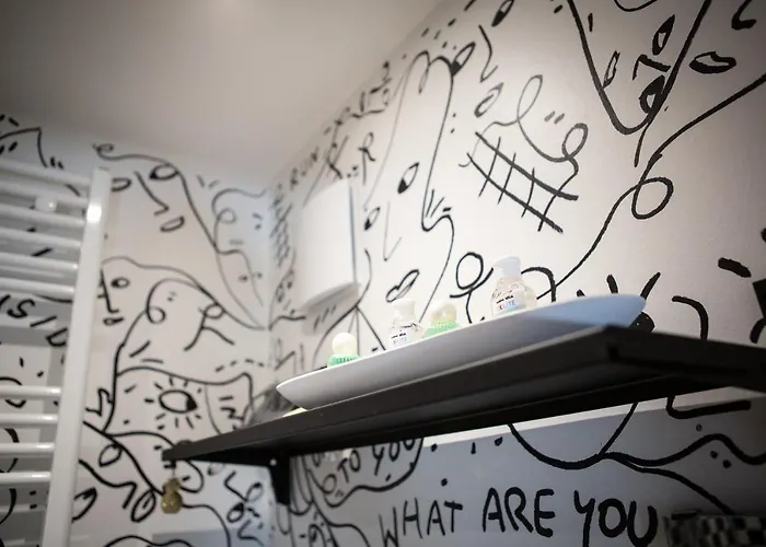 East Box 40a - In Modern Art Apartment